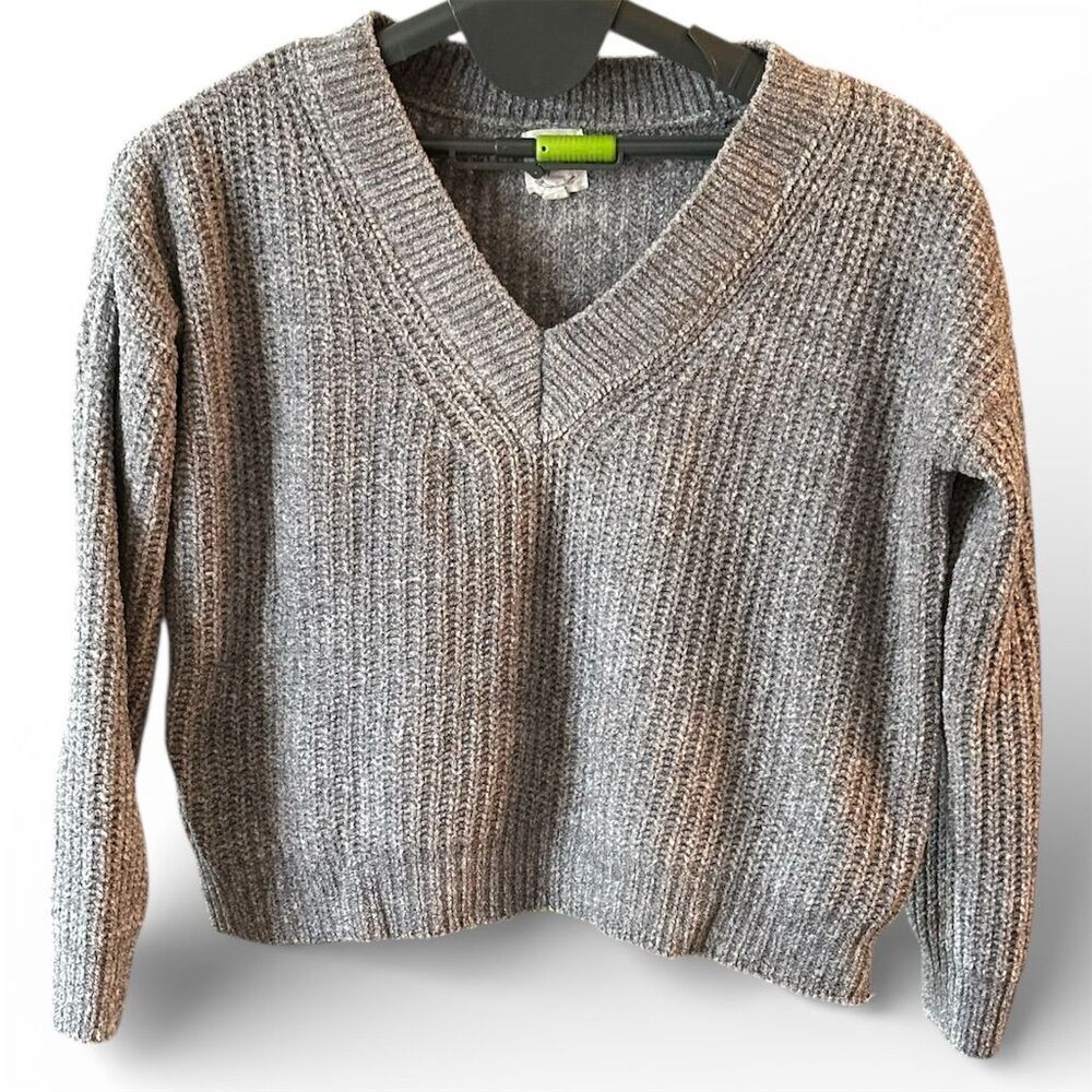 Hippie Rose Women's Gray V-Neck Knit Pullover Sweater Size S